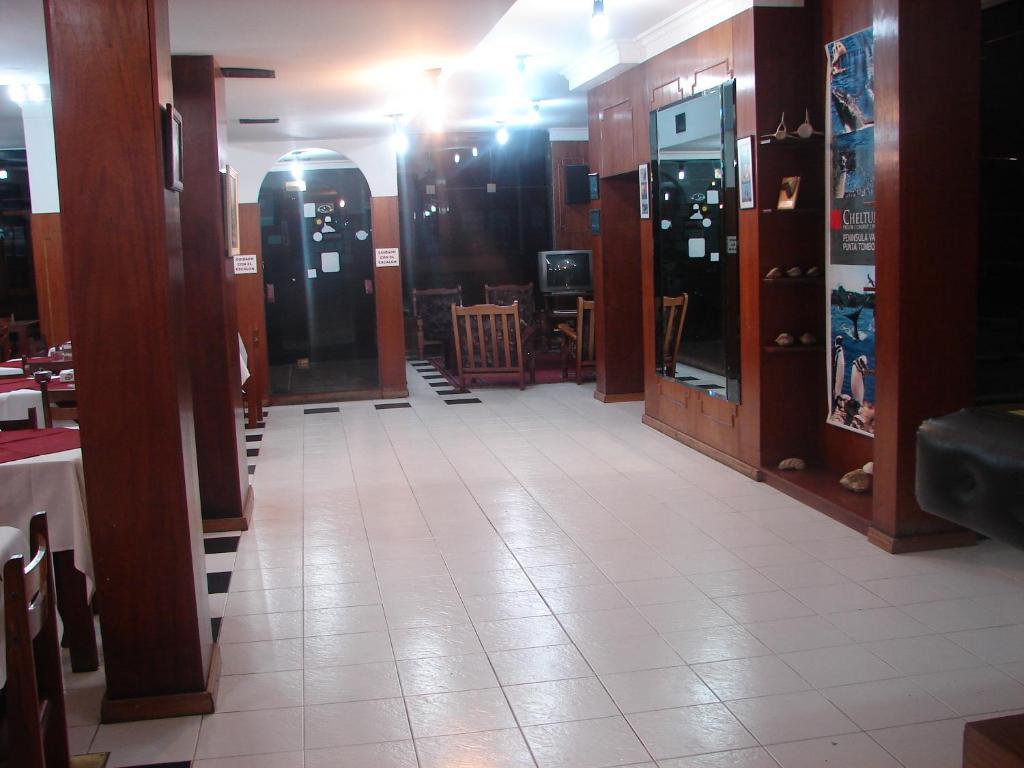 Cheltum Hotel Trelew Exterior photo